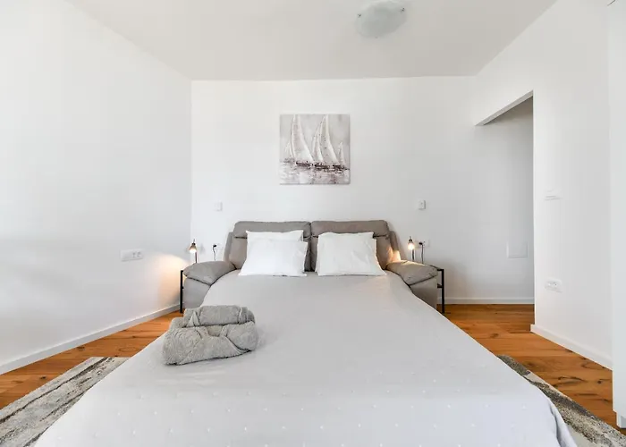 Canada דירה זאדאר